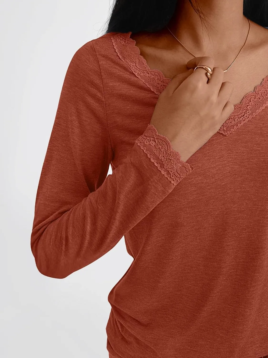 AUTOMET Long Sleeve T Shirts for Women Lace V Neck Casual Cute Tops Loose Fit Fall Winter Basic Clothing