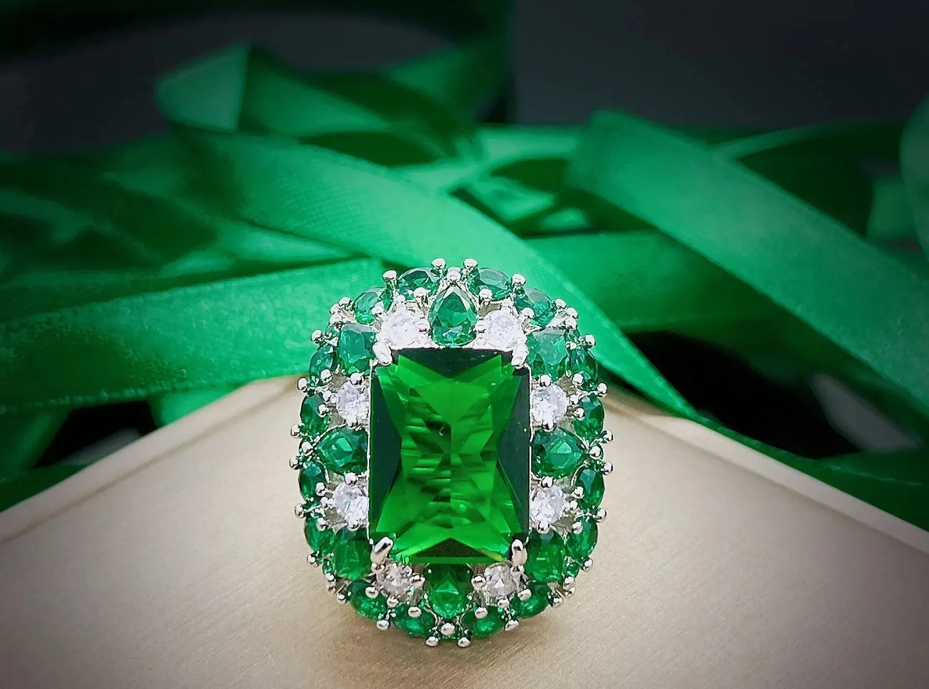 Emerald and Diamond Gemstone 18K White Gold Ring