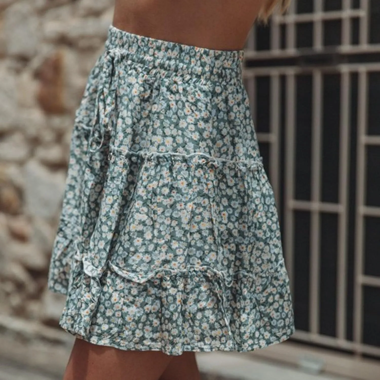 Floral Mini Skirts for Women Trendy Ruffle Tiered Flowy Boho Skirts Loose Drawstring High Waisted Summer Casual Skorts