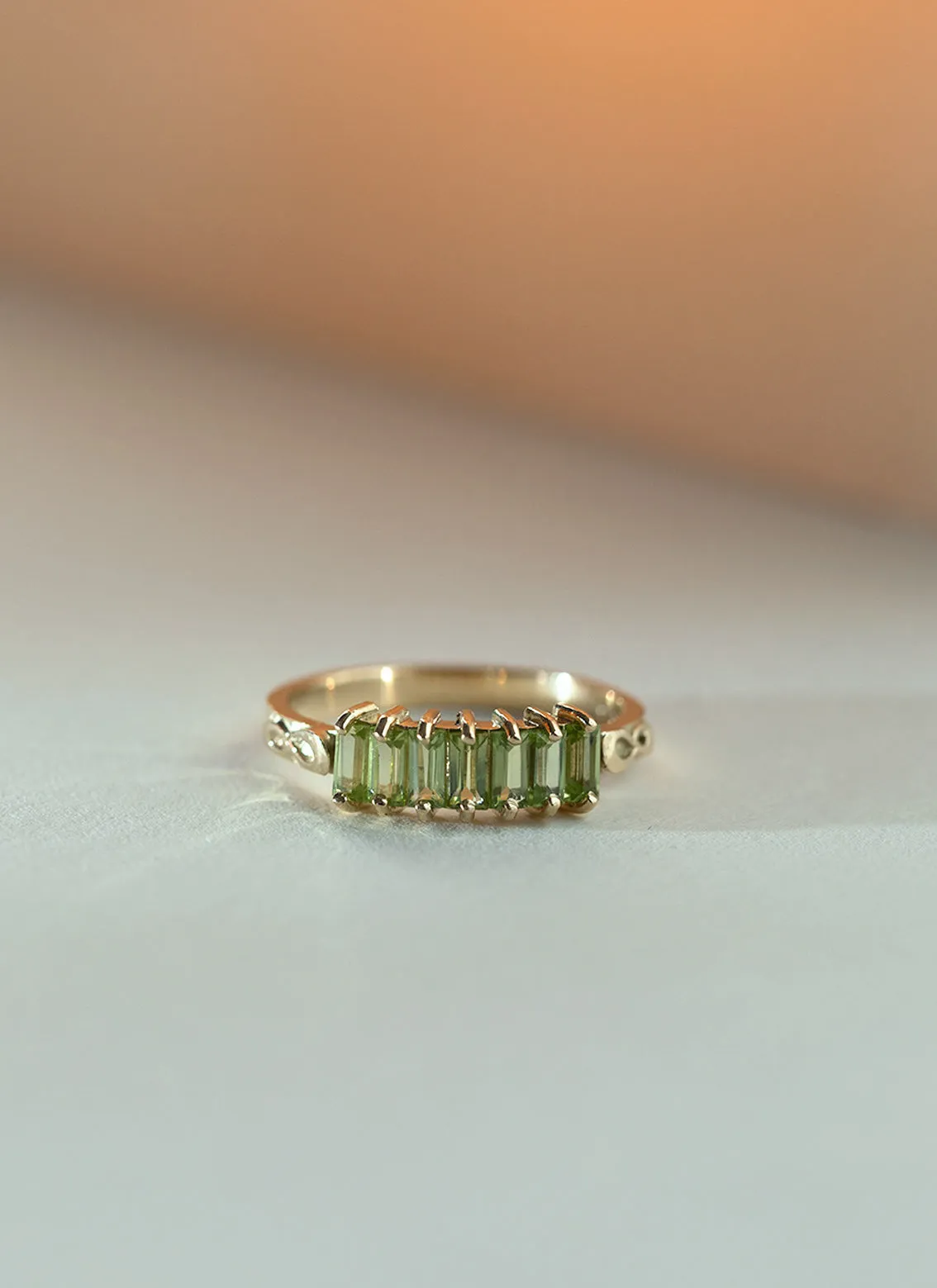 Gigi peridot 14k gold ring