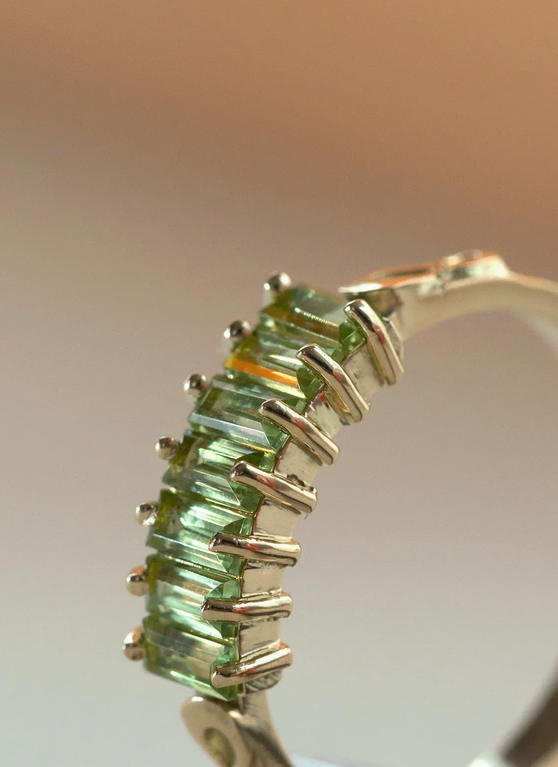 Gigi peridot 14k gold ring