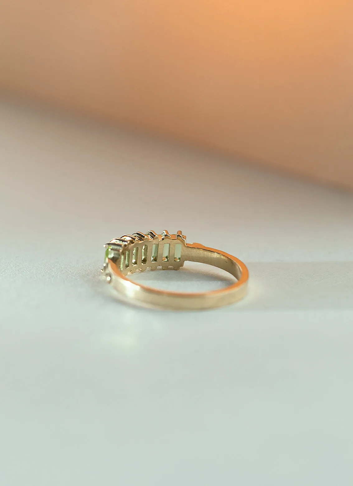 Gigi peridot 14k gold ring