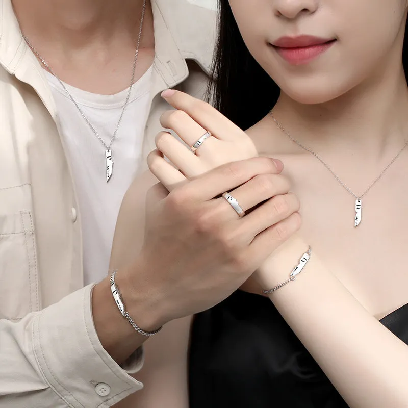 Kissing Couple Anniversary Rings Set with Names Engraved