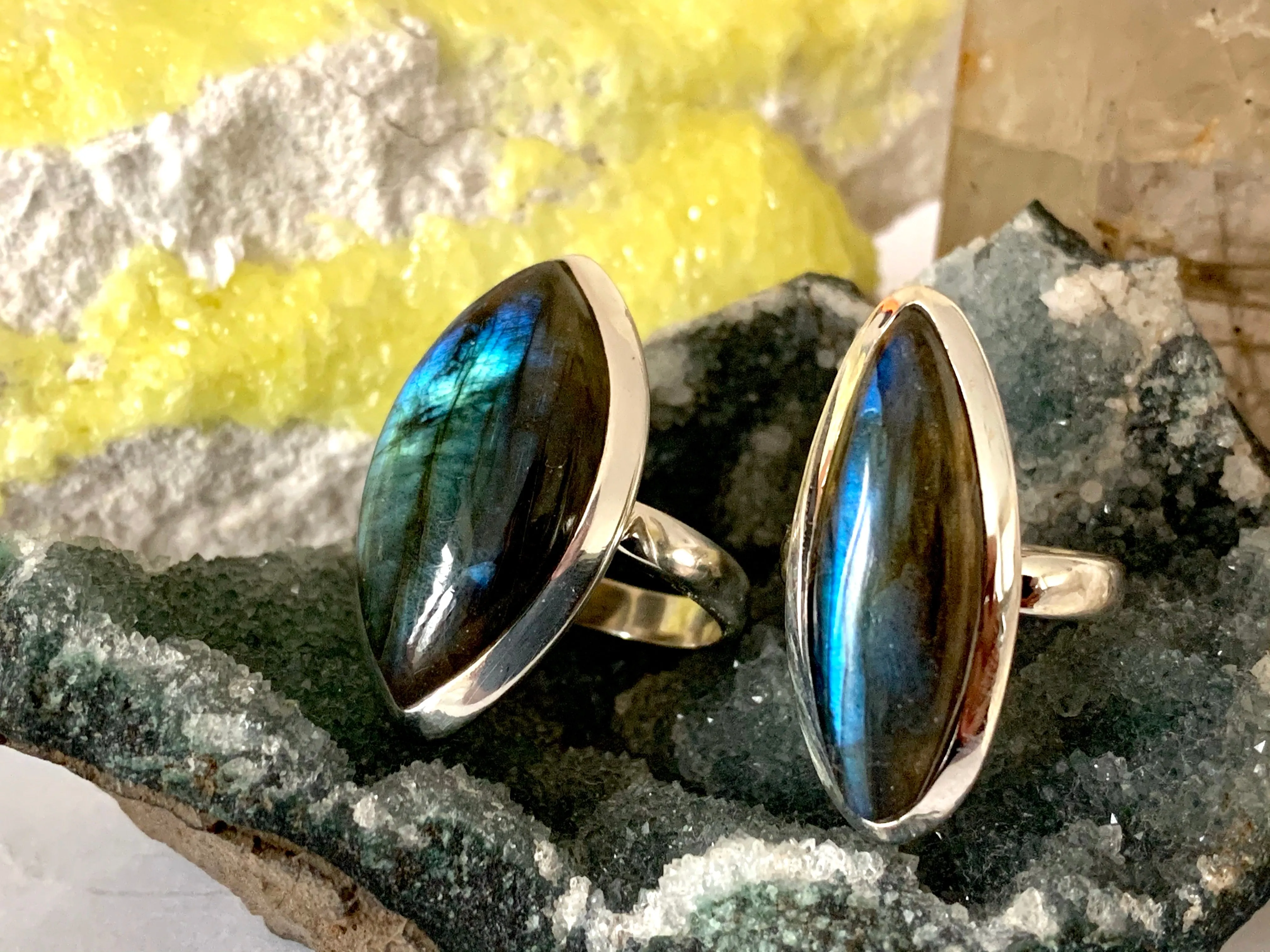 Labradorite Akoni Ring - Large / Skinny Marquise ( US 6 & 7)