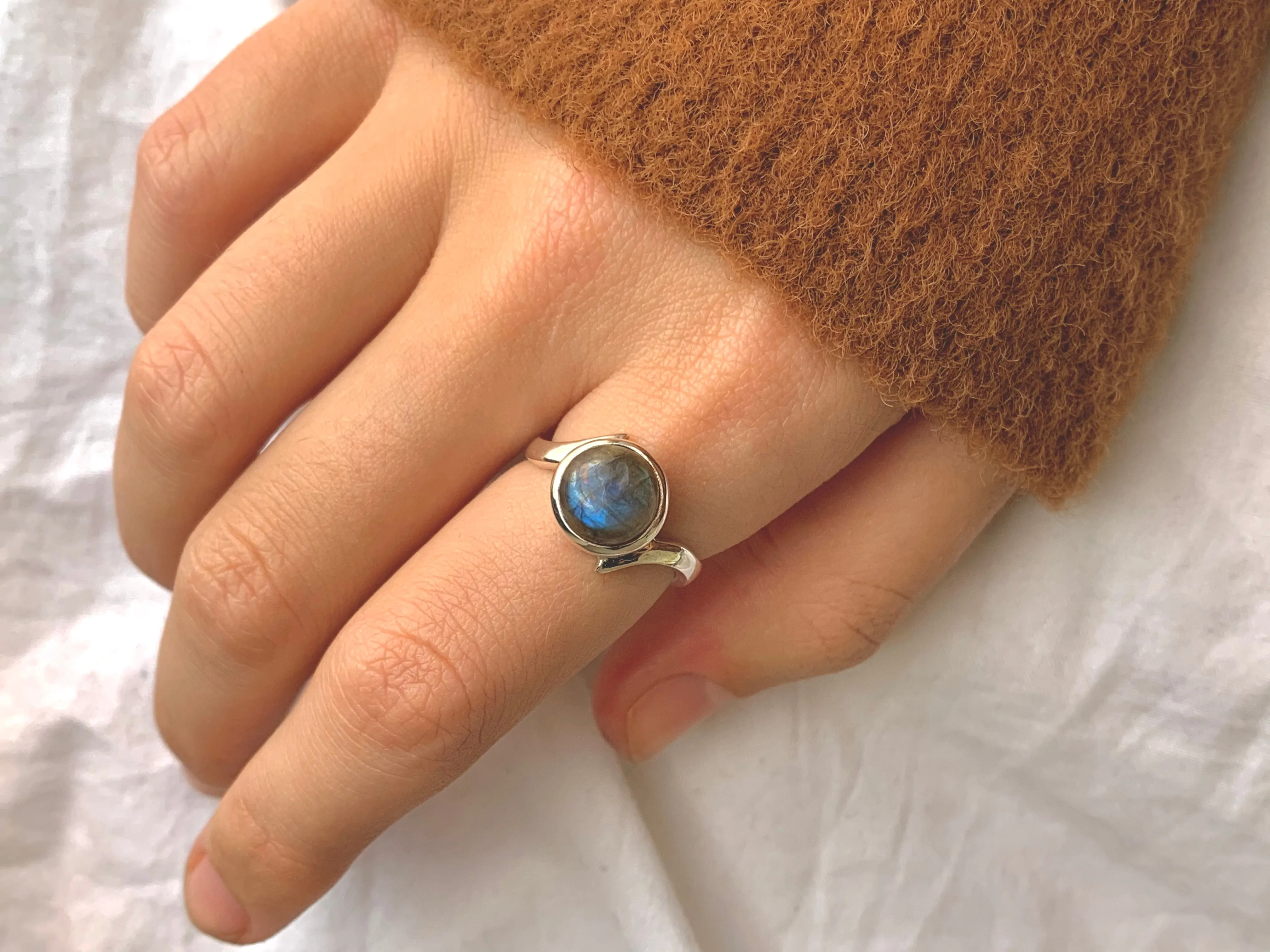 Labradorite Efimia Ring - Round