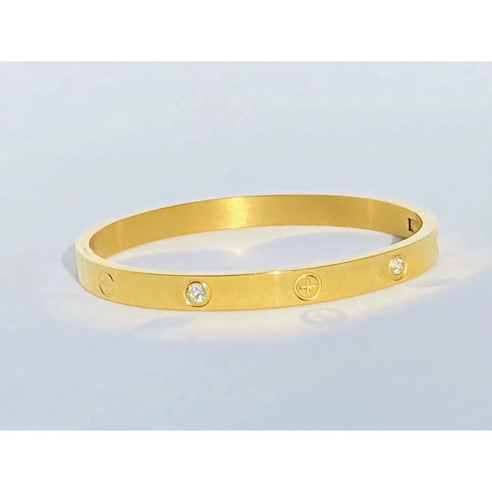 Lust Cross Bangle