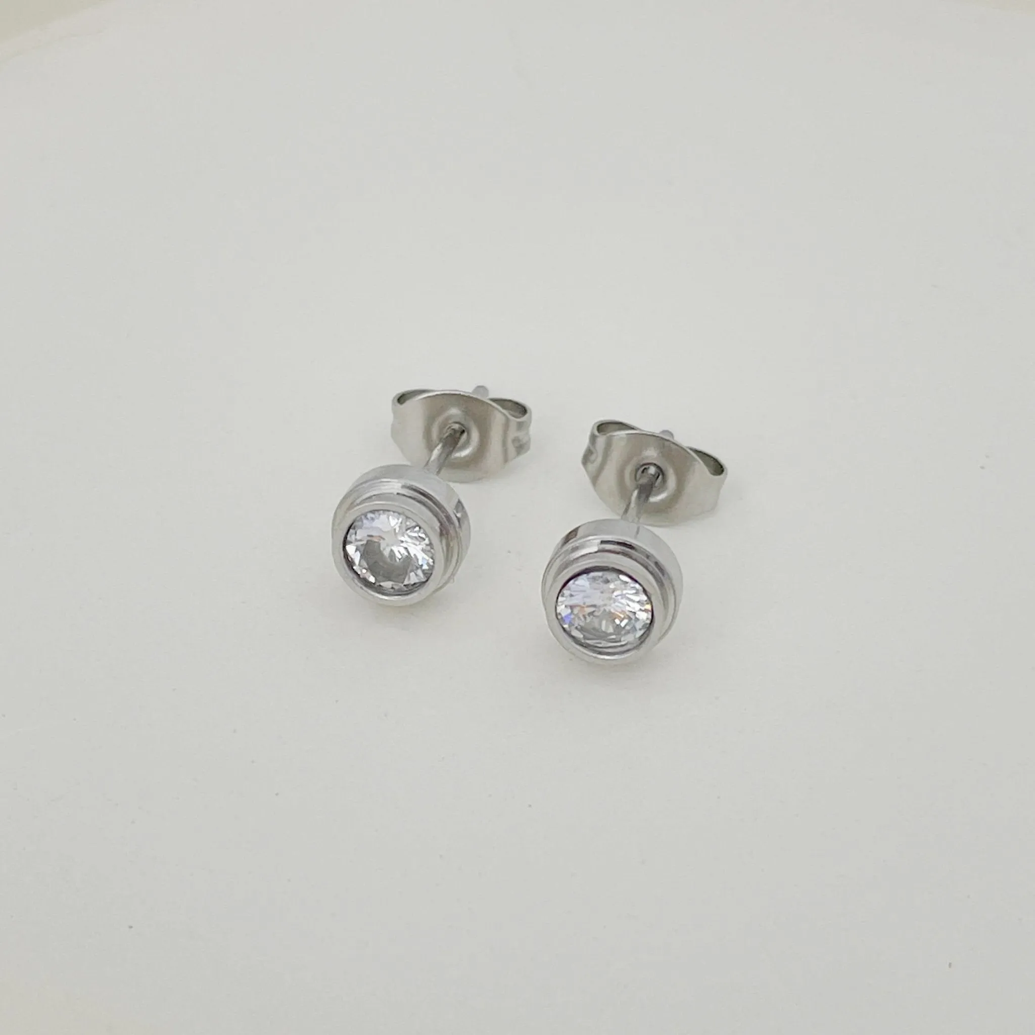 Minimal Zirconia Stud Earring - Silver