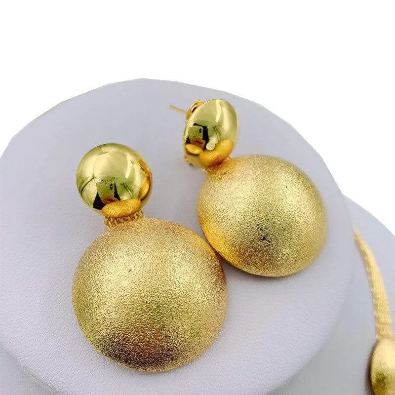 Necklaces & Pendants