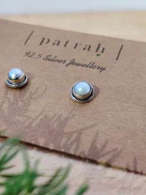 Small studs