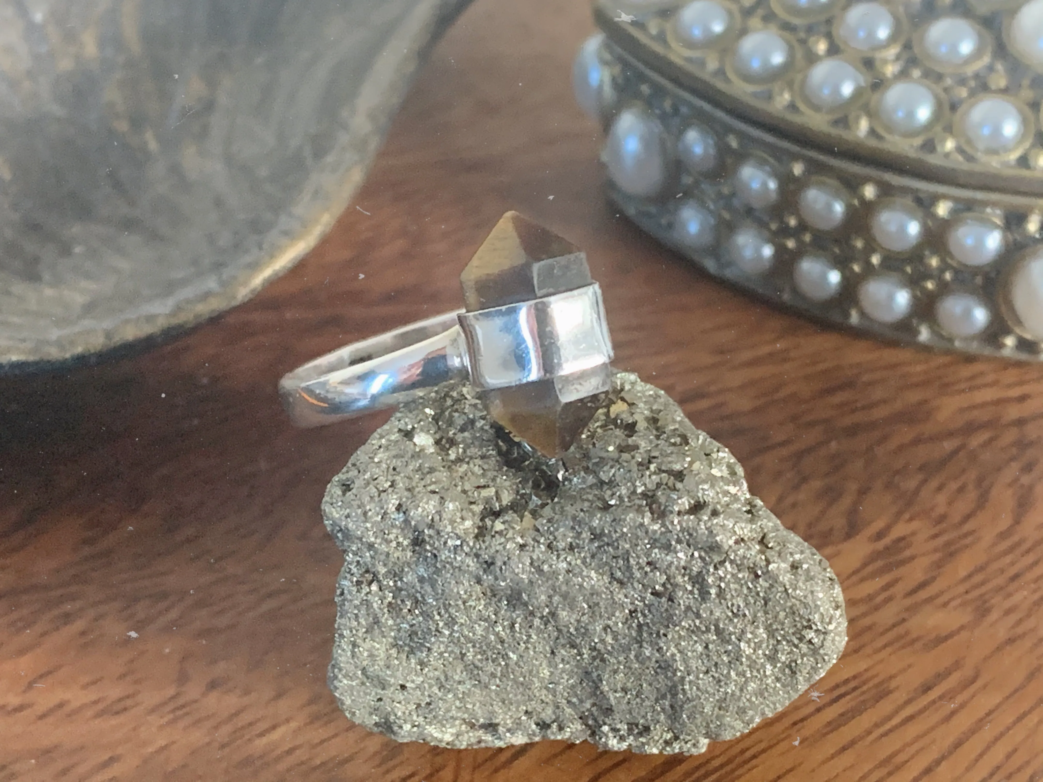 Tiger’s Eye Point Ring (US 7 & 7.5)