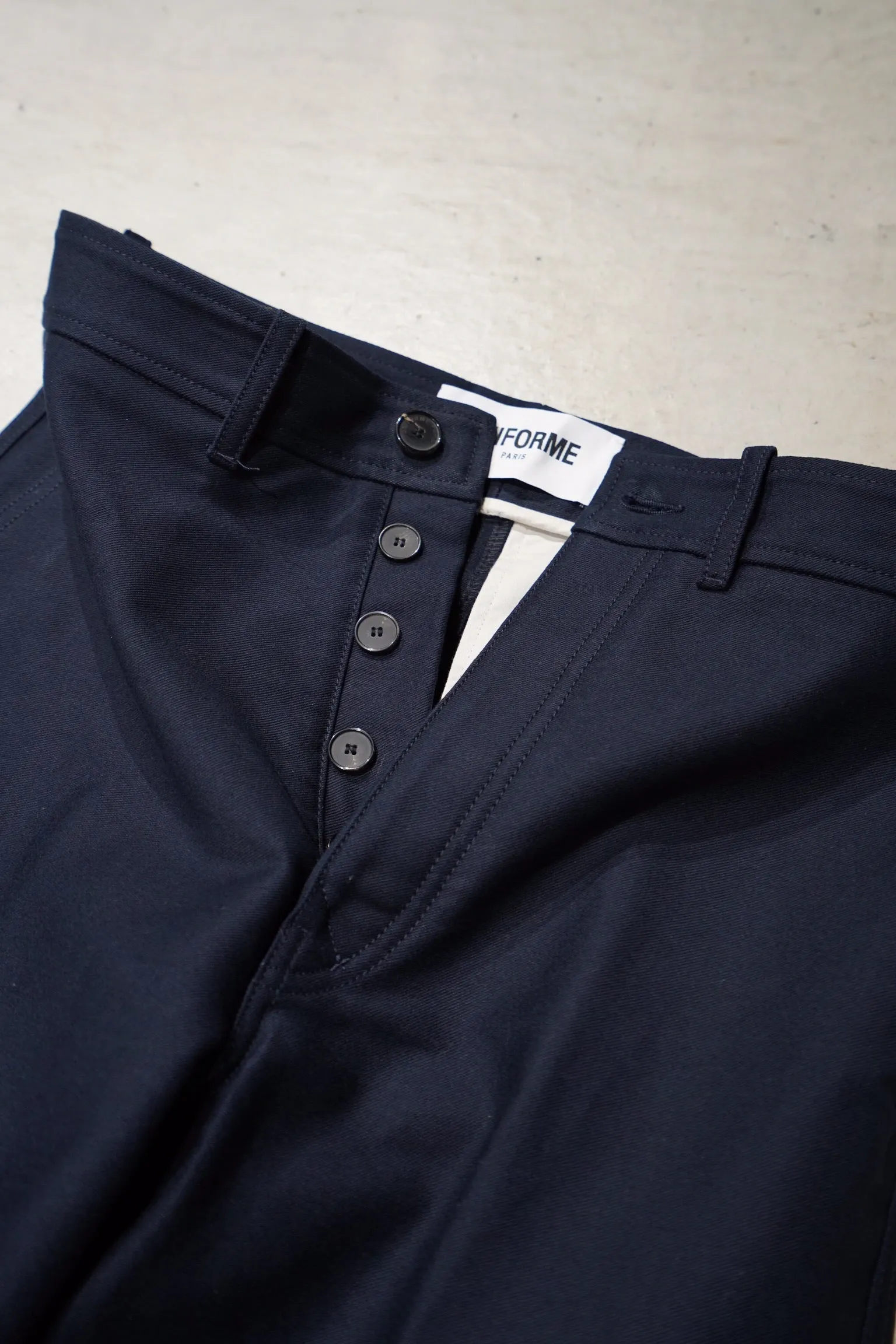 UNIFORME DEEP CUFFS WIDE CHINO TROUSERS (NAVY)