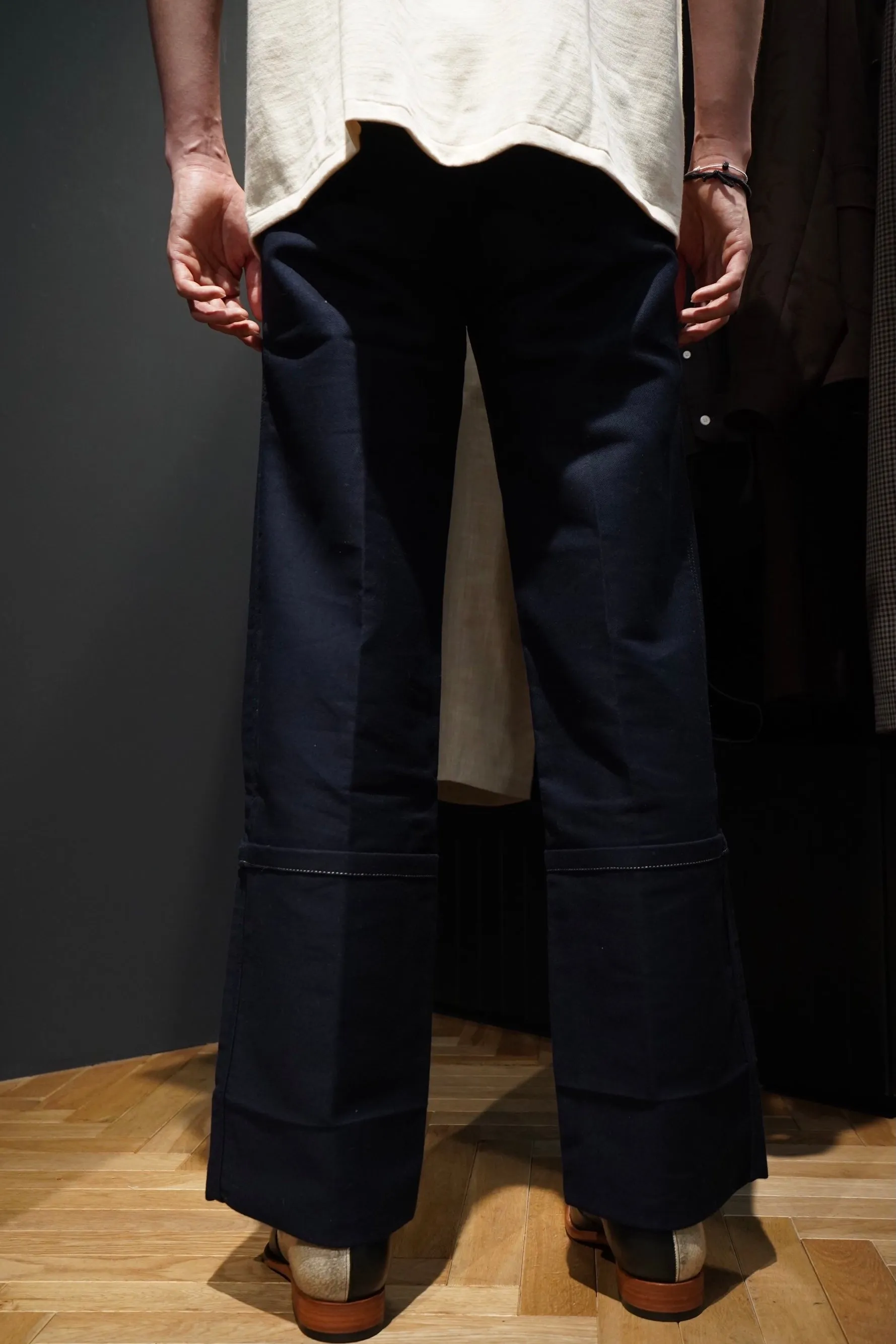 UNIFORME DEEP CUFFS WIDE CHINO TROUSERS (NAVY)