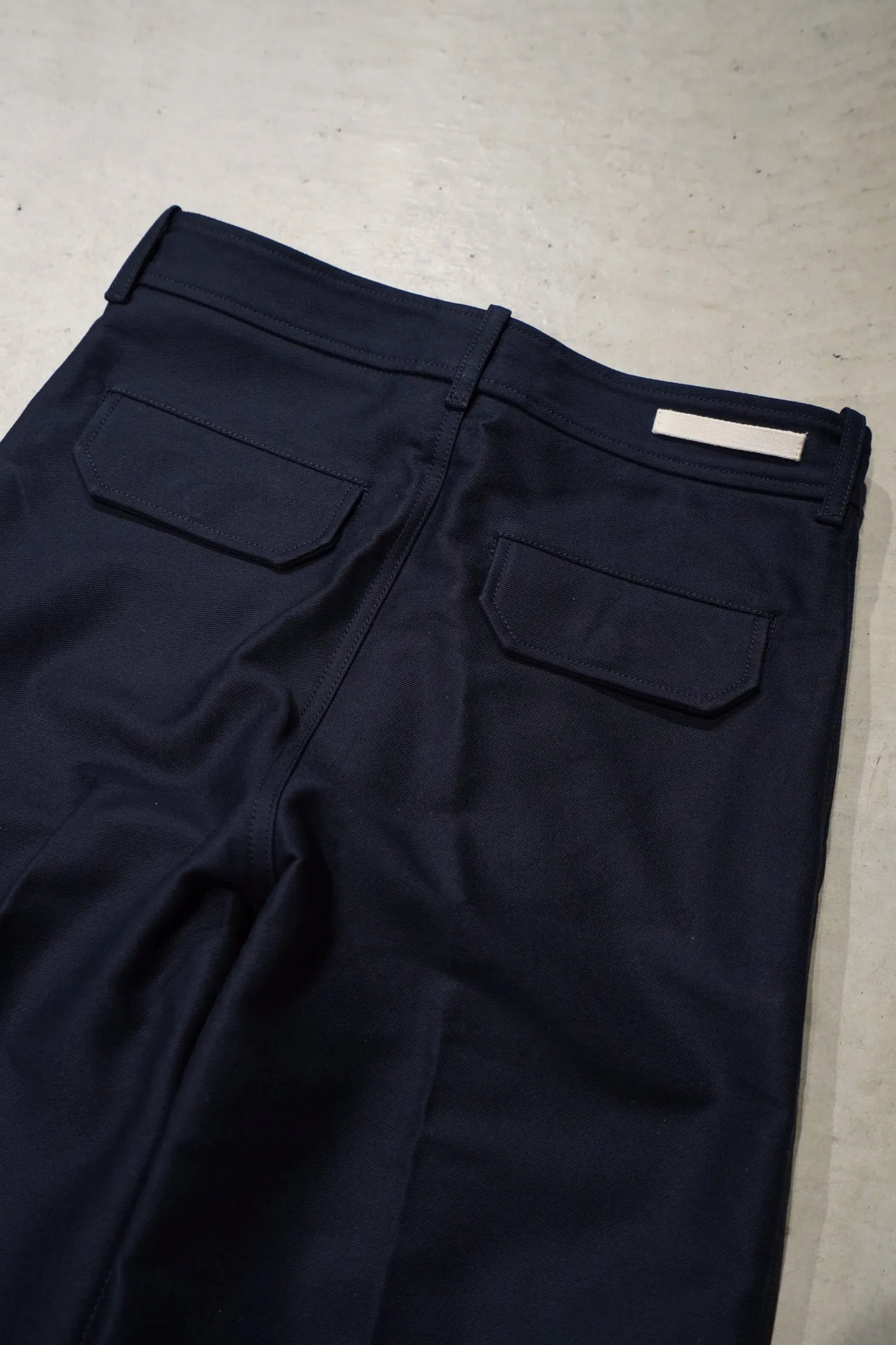 UNIFORME DEEP CUFFS WIDE CHINO TROUSERS (NAVY)