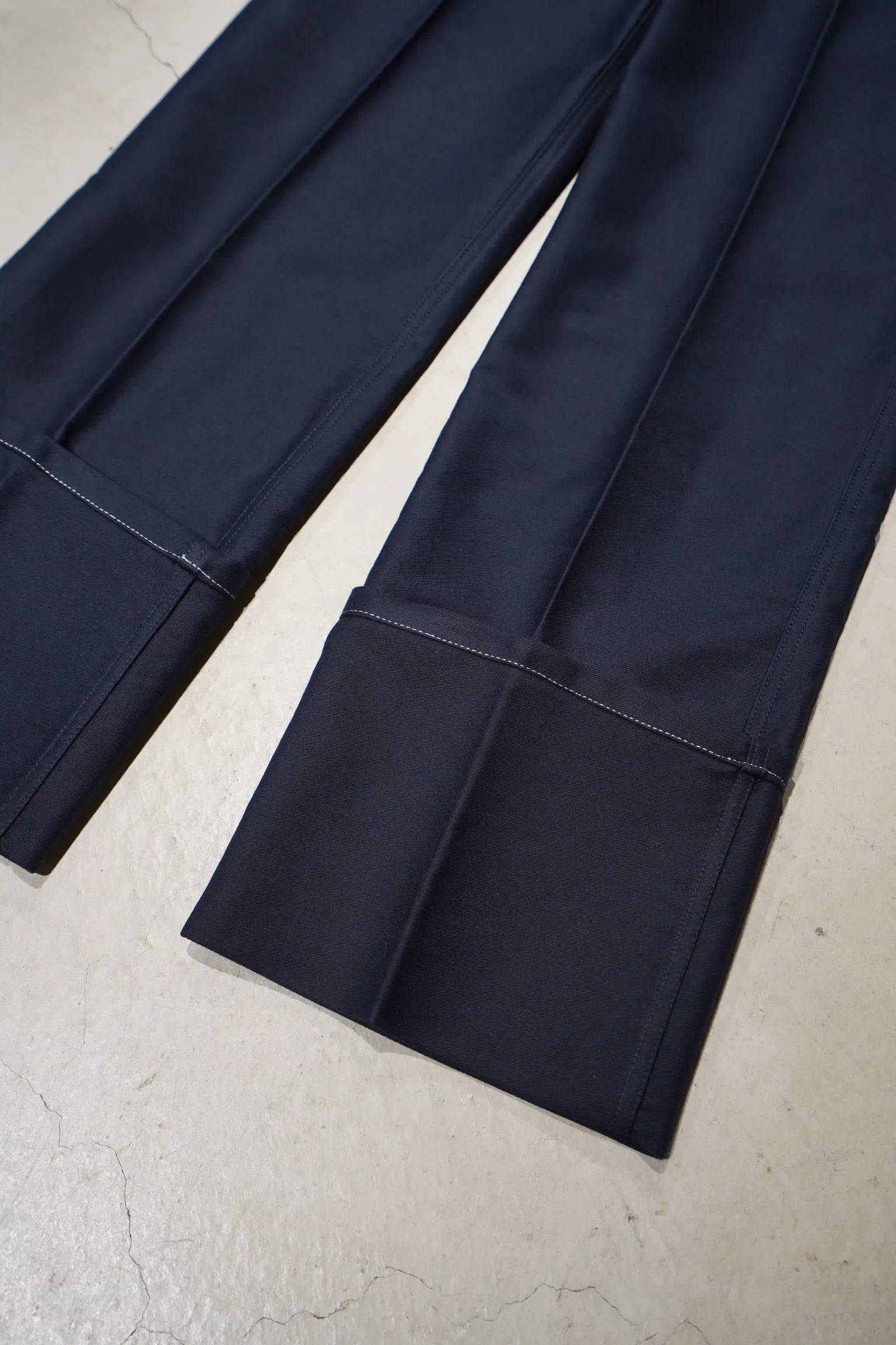 UNIFORME DEEP CUFFS WIDE CHINO TROUSERS (NAVY)