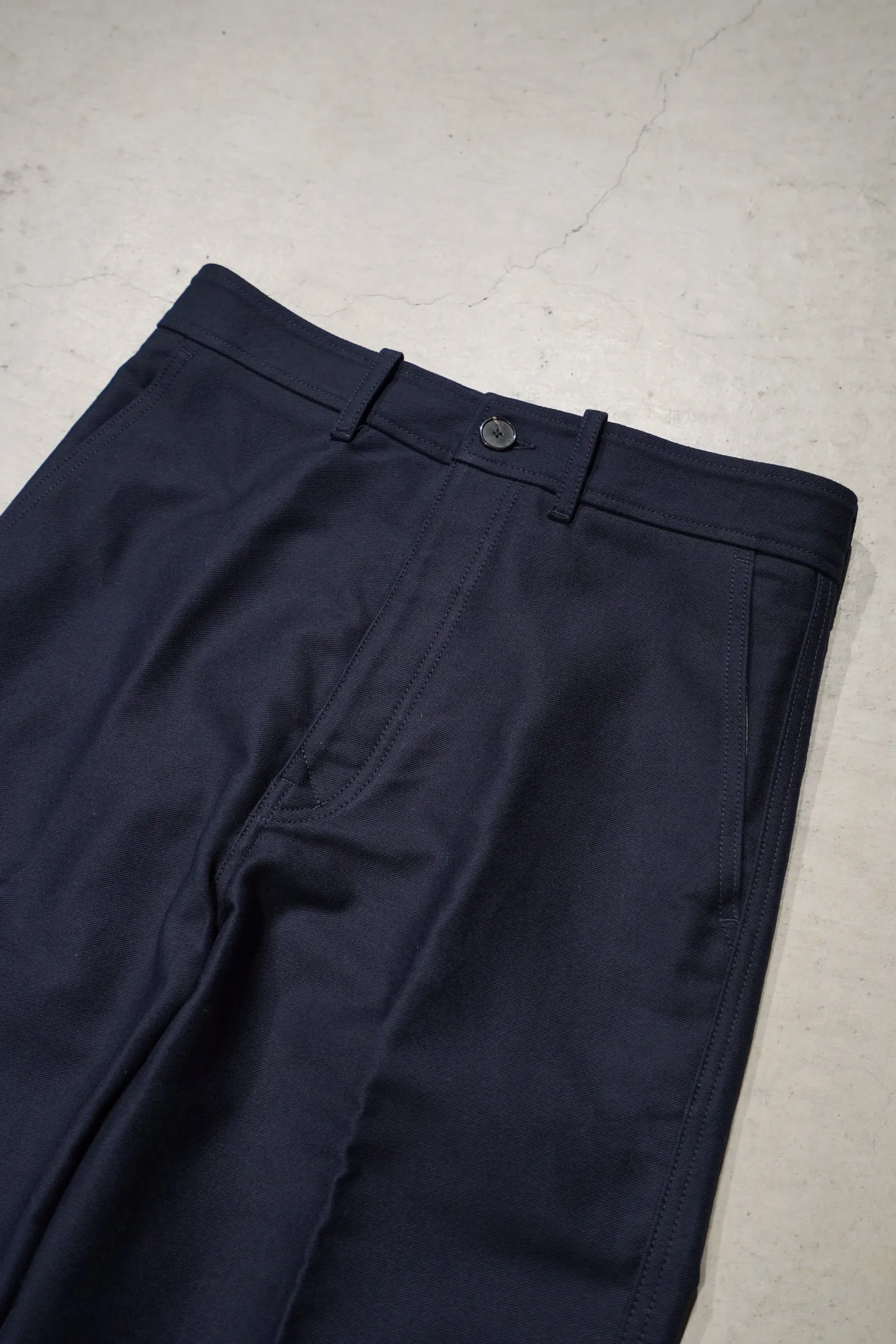 UNIFORME DEEP CUFFS WIDE CHINO TROUSERS (NAVY)