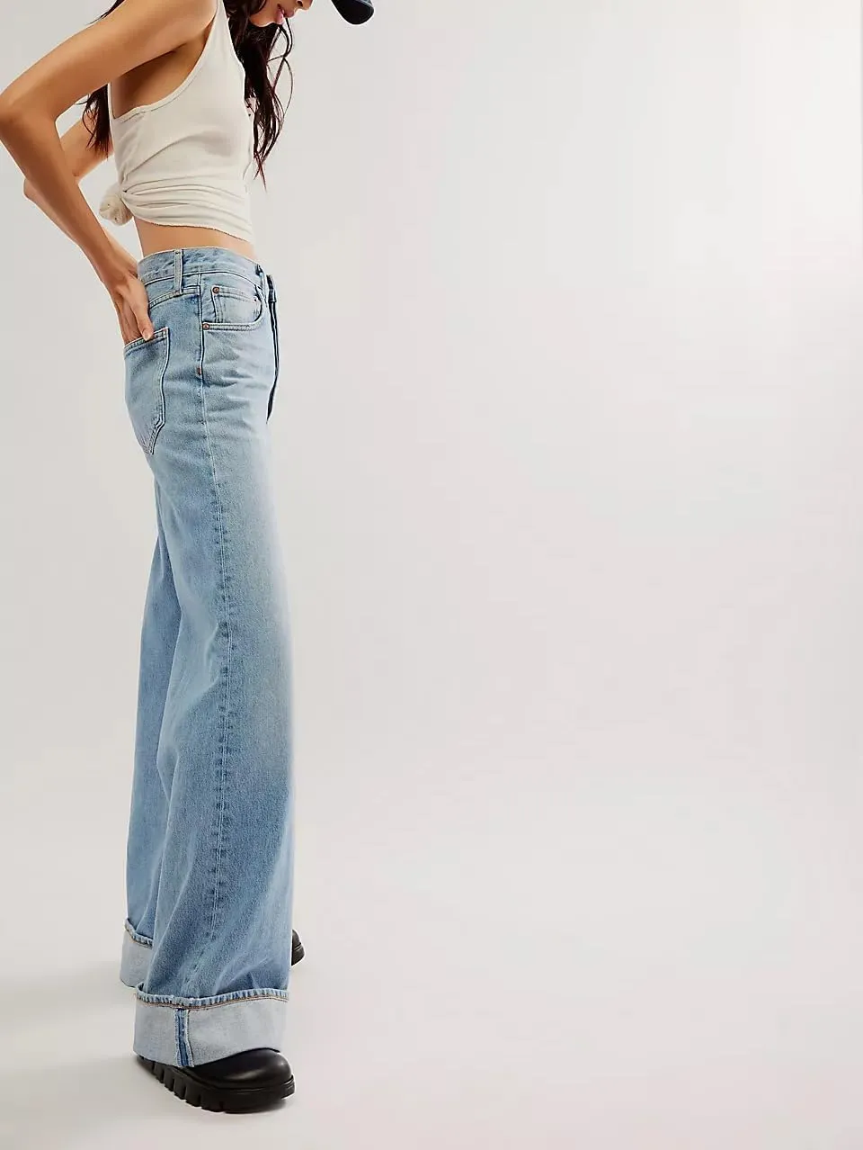 Vintage Baggy Barrel Jeans Mid Rise Wide Leg Boyfriend Horseshoe Jeans for Women Loose Fit Y2k Cuffed Cropped Pants