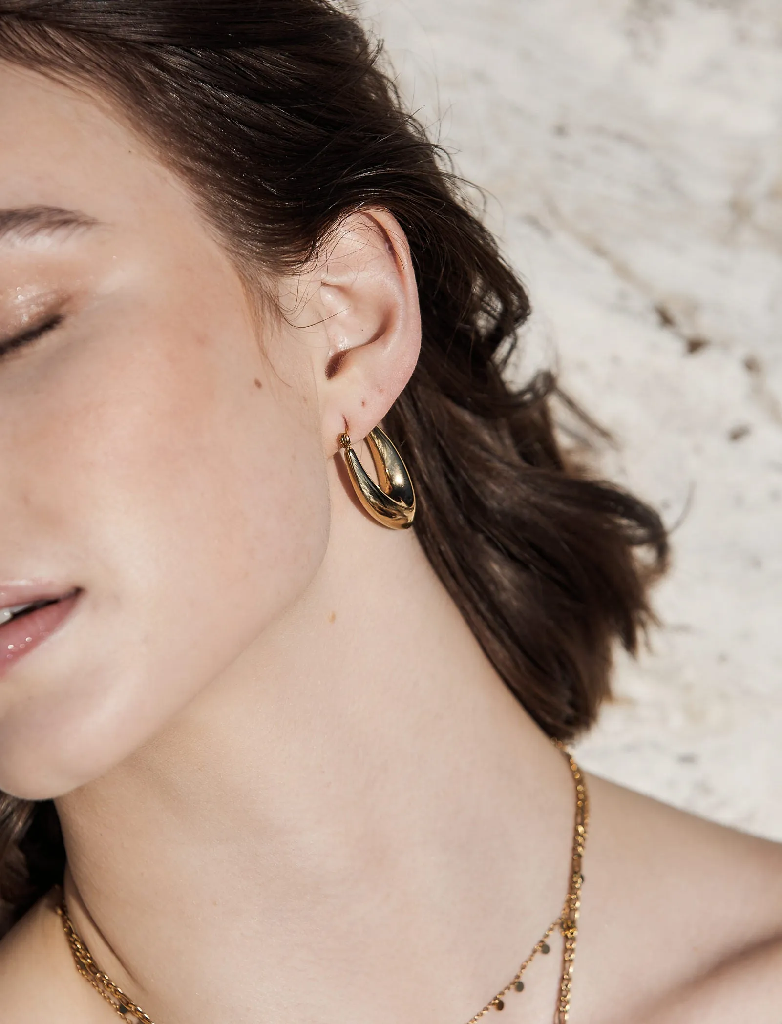 Zoe Hoops