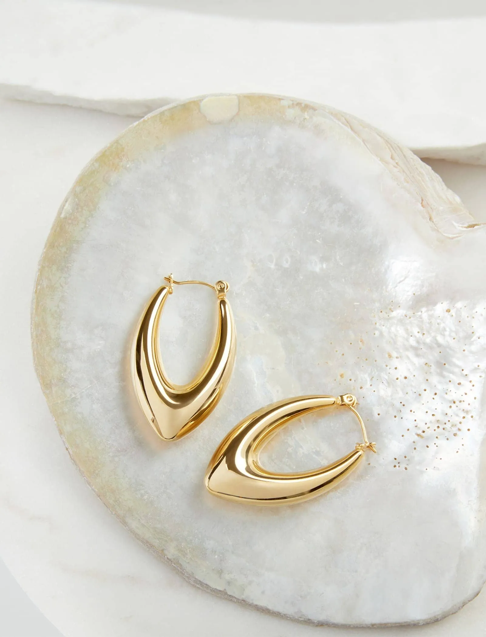 Zoe Hoops